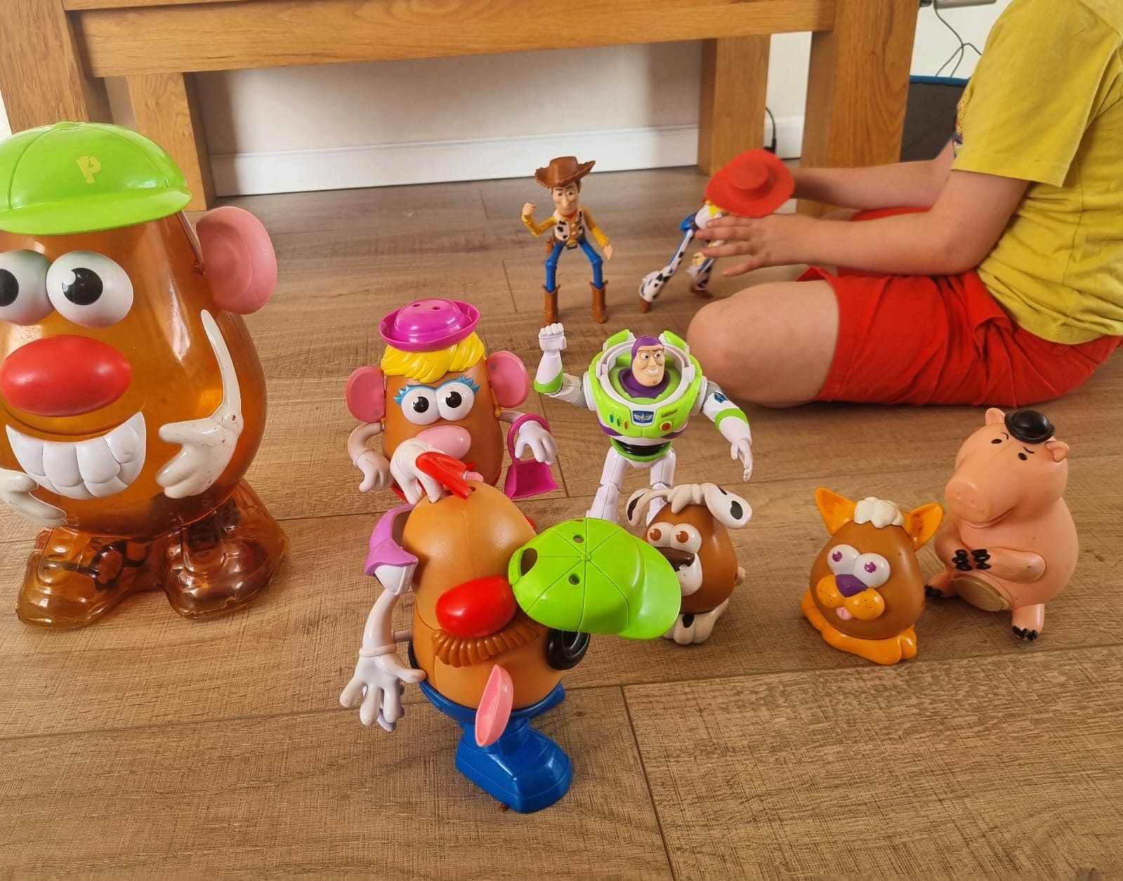 Juego simbólico con muñecos durante una sesión